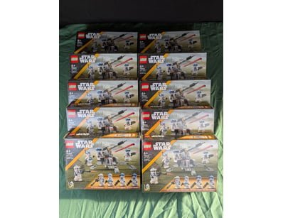 **UNRESERVED** LIFETIME COLLECTION OF LEGO PART... - Lot 349