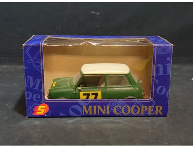 Model Car & Train Mania (A1000) - Lot 570