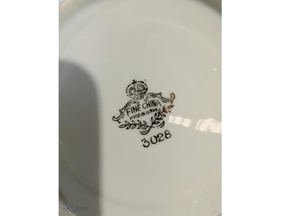 VINTAGE FINE CHINA AND PORCELAIN TABLEWARE COLLECT...