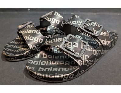 Designer Vault (A991) - Lot 402