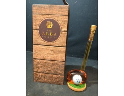 The Alba Collection premium golf gift set featurin...