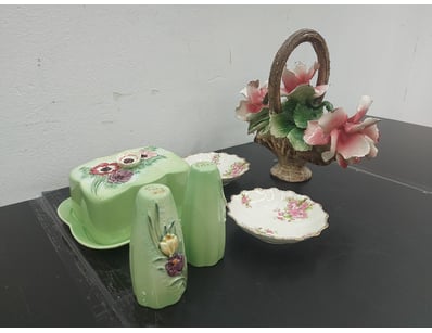 The Curio Collection (A1001) - Lot 2055