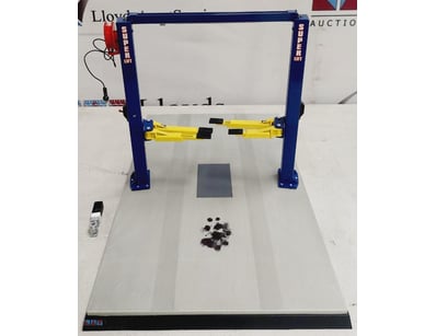 1/18 SCALE MODEL OF A SUPERLIFT TWO-POST CAR HOIST...