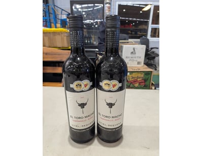Pair of El Toro Macho 2020 Tempranillo-Bobal red w...