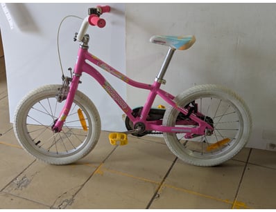 Sport, Leisure & Lifestyle (A1004) - Lot 369