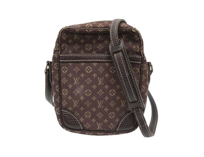 Designer Vault (A1004) - Lot 1012