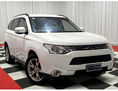 <b>2013 Mitsubishi Outlander - White - 257,681km -...