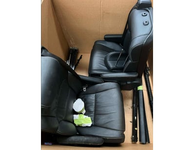 2x Honda Odyssey 2nd Row Lounge Seats with rails &...
