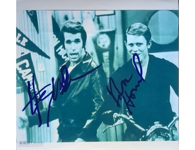 PHOTOGRAPH FROM THE TELEVISION SHOW HAPPY DAYS, FE...