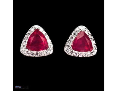 NATURAL BLOOD RED RUBY STUD EARRINGS.      

Natur...