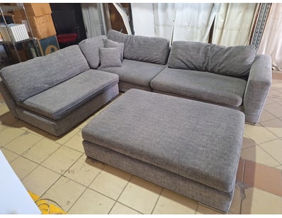 Large Sofa With Ottoman, Grey Finish

Ottoman Di...