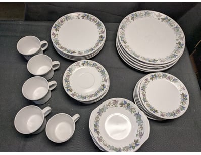 COLLECTION OF NORITAKE PROGRESSION DINNERWARE SET...