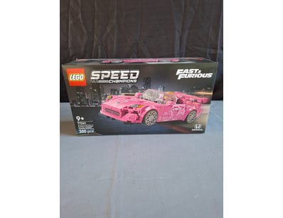 **UNRESERVED** LIFETIME COLLECTION OF LEGO PART... - Lot 371