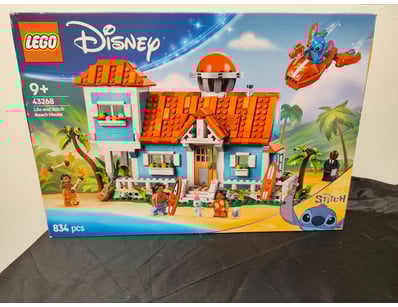 **UNRESERVED** LIFETIME COLLECTION OF LEGO PART... - Lot 801