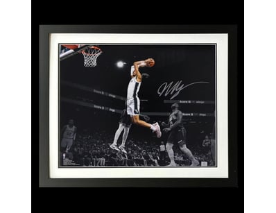 Iconic Memorabilia (A978) - Lot 118
