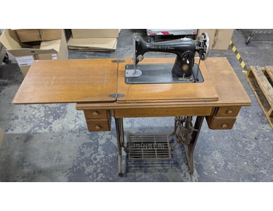Antique & Vintage Showcase (A979) - Lot 2575