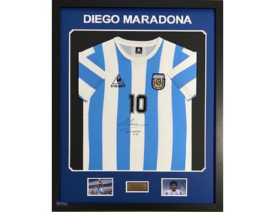 DIEGO MARADONA PERSONALLY SIGNED ARGENTINIAN JERSE...