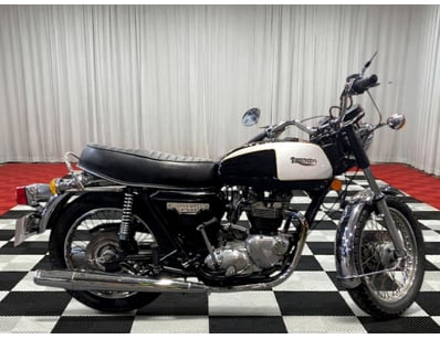 1977 Triumph Bonnieville

Year: 1977
Make: Triu...