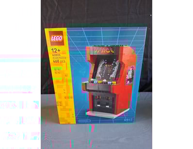 **UNRESERVED** LIFETIME COLLECTION OF LEGO PART... - Lot 373