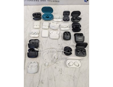 UNRESERVED Airport - Lost Property (A980) - Lot 445