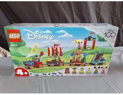 **UNRESERVED** LIFETIME COLLECTION OF LEGO PART... - Lot 149