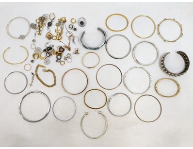 UNRESERVED Airport - Lost Property (A980) - Lot 287
