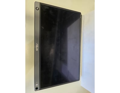 UNRESERVED Airport - Lost Property (A980) - Lot 362