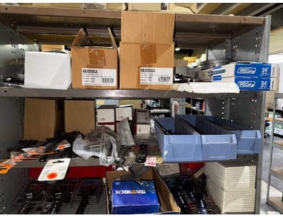 Distribution Business Equipment Liquidation (ON... - Lot 384