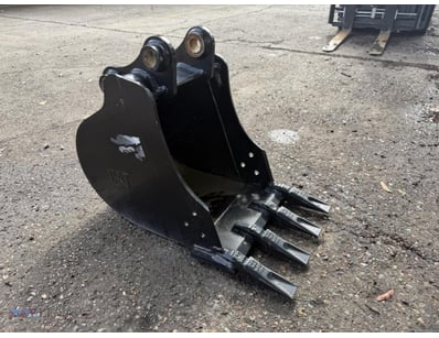 Heavy Duty CAT Bucket 

Ears 135mm
Pins 40mm
C...