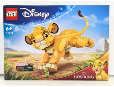 LEGO Disney The Lion King set 43243 featuring Simb...