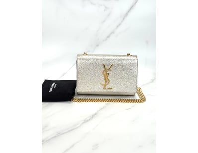 Designer Vault (A979) - Lot 5504
