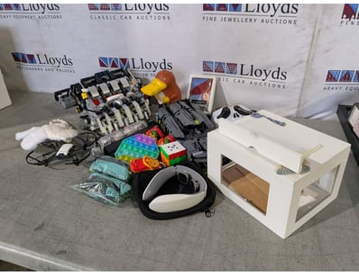 Comprehensive mixed lot comprising electronics, to...