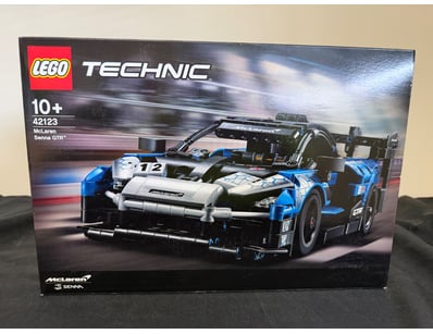 **UNRESERVED** LIFETIME COLLECTION OF LEGO PART... - Lot 720