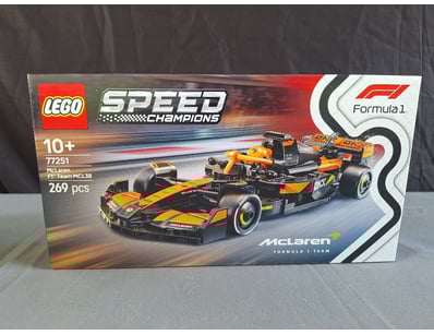 **UNRESERVED** LIFETIME COLLECTION OF LEGO PART... - Lot 184