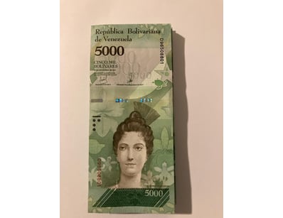 Banknotes & Coins (A978) - Lot 2006