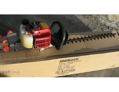 hedge trimmer