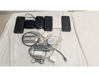 UNRESERVED Airport - Lost Property (A980) - Lot 495