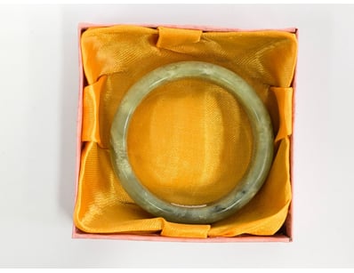 JADE BANGLE BRACELET WITH ORIGINAL PRESENTATION BO...