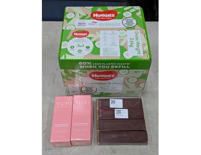 Bulk lot comprising personal care and baby hygiene...