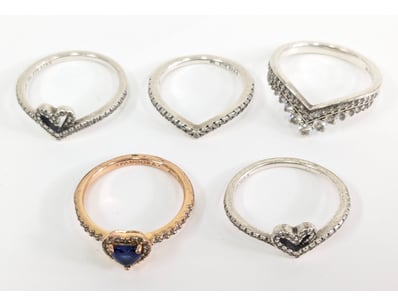 Lot of 5 assorted sterling silver Pandora rings fe...