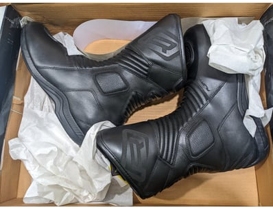 Motorcycle Apparel & Accessories (NSWA981) - Lot 155