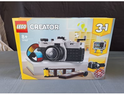 **UNRESERVED** LIFETIME COLLECTION OF LEGO PART... - Lot 128