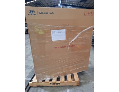 BRAND NEW Pallet of genuine automotive body panels...