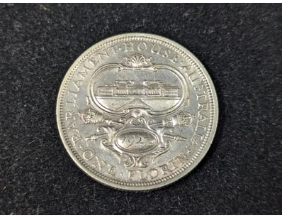 1927 AUSTRALIAN 8 PEARL PARLIAMENT HOUSE FLORIN
...