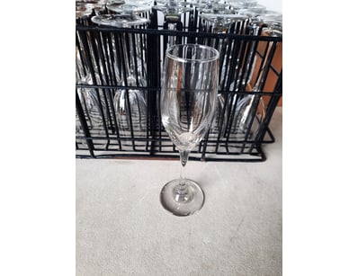 Wine glasses.

Quantity: 30 glasses.

SOLD AS ...