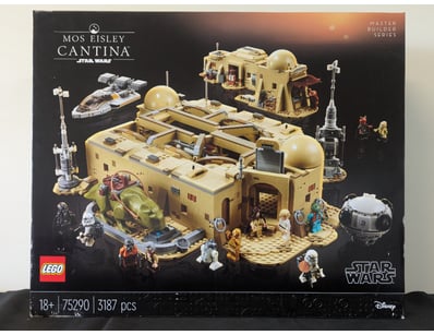 **UNRESERVED** COOKIE'S LIFETIME COLLECTION OF ... - Lot 166