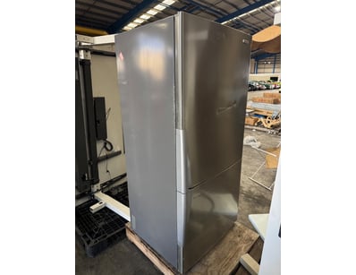 Westinghouse fridge/ freezer

Model: WBE5100SB -R...