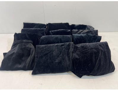 Entire Vintage Clothing Store Liquidation (ON11821) - Lot 11