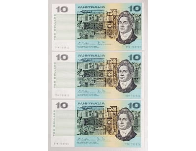 THREE AUSTRALIAN $10 JOHNSTON/FRASER PAPER BANKNOT...