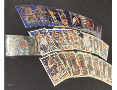 VARIOUS NBA TRADING CARDS SOLD AS LOT



Size: 10c...